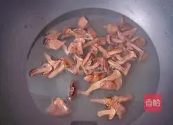 Illustration of how to make fried mushrooms and peppers 5