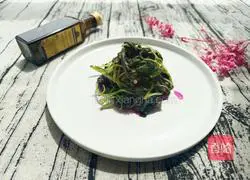 Illustration of stir-fried red rice and amaranth 7