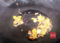 Illustration of how to make braised tofu with rapeseed 2