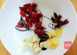 Illustration of how to stir-fry celery 2