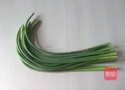 Illustration of how to make pickled garlic sprouts 1