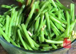 Illustration of how to make cold artemisia terrestris 8