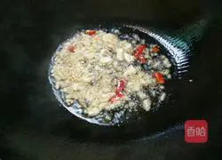 Illustration of how to make hand-shredded cabbage 5