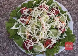 Illustration of how to make vegetable salad 4