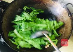 Illustration of how to stir-fry Chinese cabbage with mushrooms 4