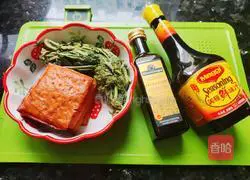 Illustration of how to make Chinese toon with dried incense 1