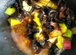 Illustration of making sauce-flavored tofu skin 3