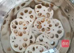 Illustration of how to make lotus pond stir-fry 2