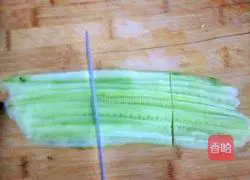 Illustration of how to make cold cucumber 3