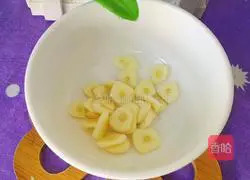 Illustration of how to stir-fry lotus flowers 3