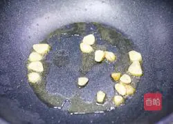 Illustration of how to make lotus pond stir-fry 6