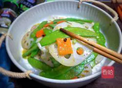 Pepper and sesame snow peas Illustration of how to make fried lotus root slices 11