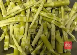 Illustration of braised wild mountain bamboo shoots in oil 10