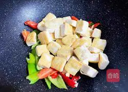 Home-style braised tofu Illustration 8