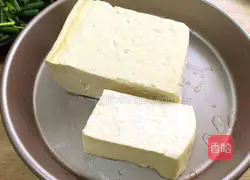 Illustration of how to make green onions mixed with tofu 4