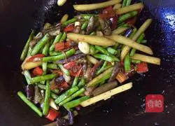 Illustration of three ways to make dry stir-fry vegetables 10