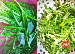 Illustration of how to make stir-fried dried leeks 2