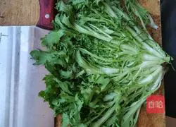 Illustration of how to make stir-fried chicory 1