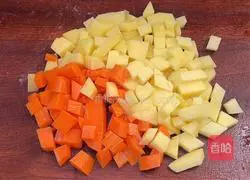 Illustration of how to make diced carrots and potatoes 1