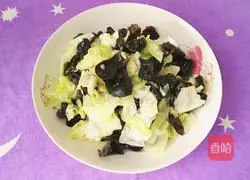 Illustration of how to make fried fungus with cabbage 11