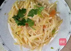 Illustration of how to stir-fry shredded potatoes 4