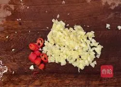 Illustration of how to make garlic cabbage 1