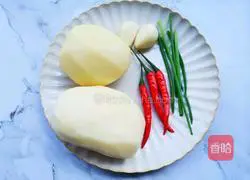 Illustration of how to make vinegared potato shreds 1