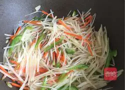 Illustration of how to make vinegar-coated potato shreds 8