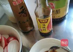 Illustration of how to make cold cherry radish 5