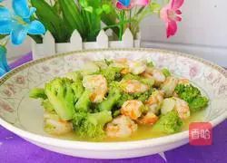 Illustration of how to make fried shrimps with broccoli 16