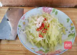 Illustration of the simplest way to make cold lettuce 2