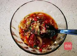 Illustration of how to make spicy enoki mushroom vermicelli 7