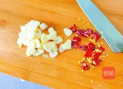 Illustration of how to make stir-fried beans 5