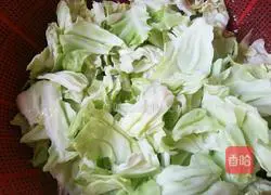 Illustration of how to make stir-fried cabbage 2