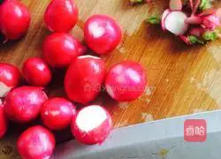 Illustration of how to make cold cherry radish 1