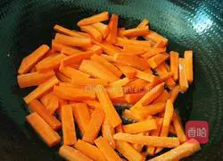 Illustration of how to make fried carrots and beans 7
