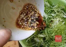 Illustration of how to make cold chrysanthemums 7