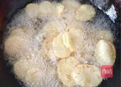 Cooking Illustration of how to make potato chips 8