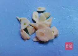 Illustration of how to make shredded coriander and radish 4