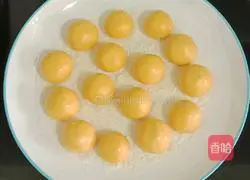 Illustration of how to make fried pumpkin balls 8