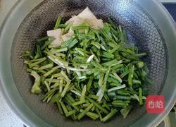 Illustration of how to make fried leeks with tofu 7