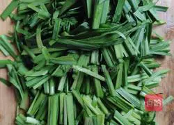 Chili Fried Chives (Small dried fish) recipe illustration 2