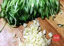 Illustration of how to make cold enoki mushrooms 3