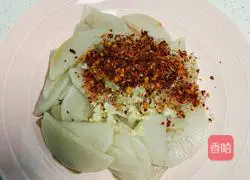 Illustration of how to make cold Meizizi white radish 5