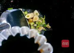 Illustration of how to make an edible Christmas tree 5