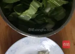 Illustration of how to make stir-fried rapeseed 1