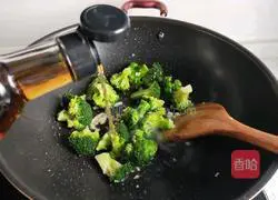 Illustration of how to make stir-fried broccoli 5