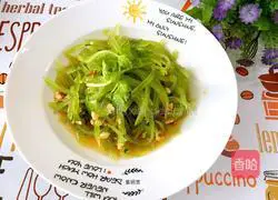 Illustration of how to make cold shredded lettuce 4