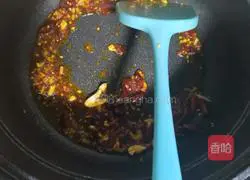 Illustration of how to make spicy tea tree mushroom 6