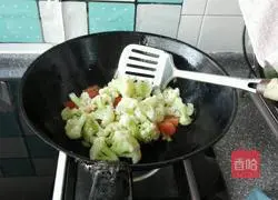 Illustration of how to stir-fry cauliflower with tomatoes 7